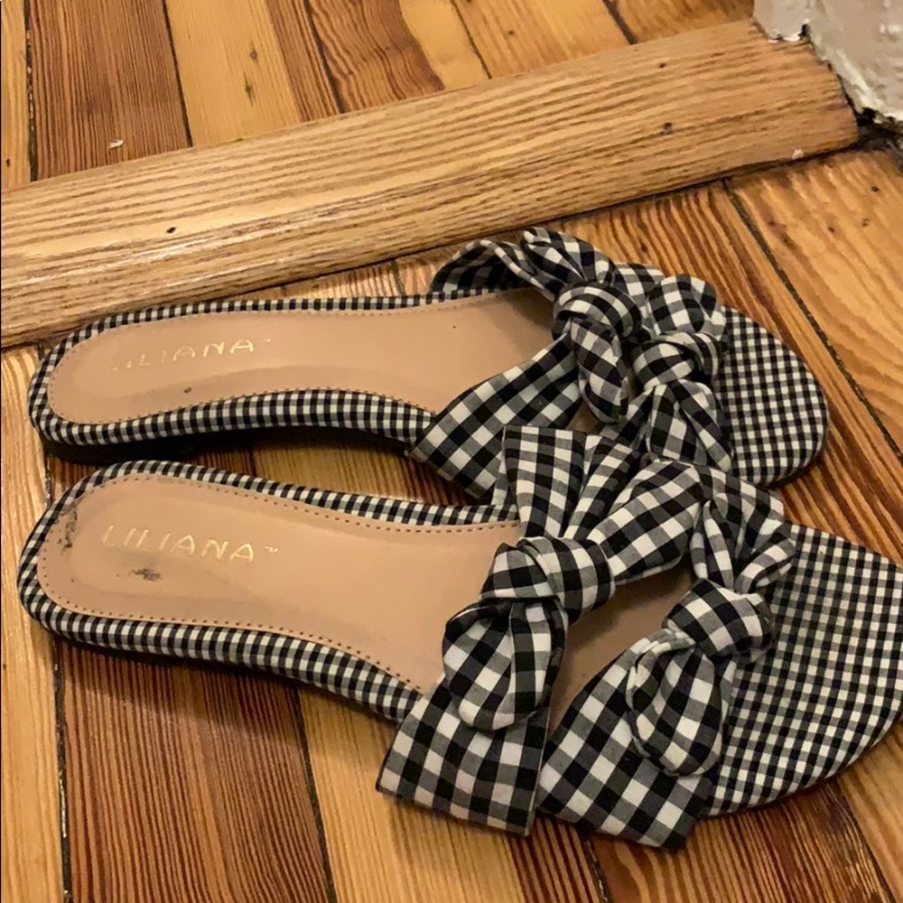 Adorable gingham bow sandals